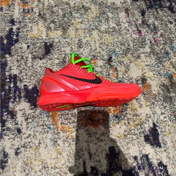 Kobe VI Protro Reverse Grinch - Picture 3 of 4